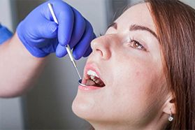牙齿矫治器该怎么选择？
